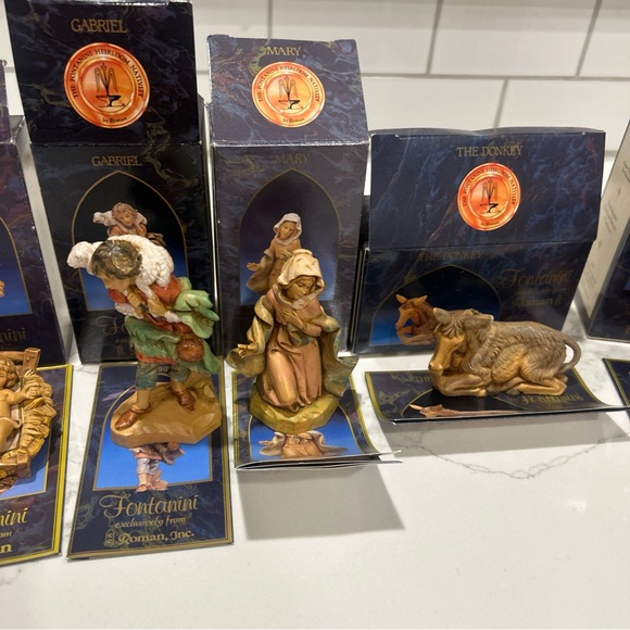 1991-93 The Fontanini Heirloom Nativity 5” Figurines (7) - Picture 5 of 14